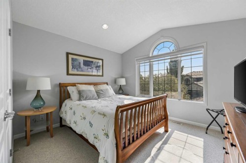 95 Panorama Hills View Nw, Calgary, AB - Indoor Photo Showing Bedroom