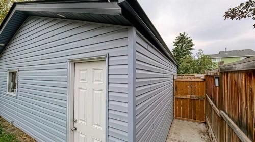 559 Abinger Road Ne, Calgary, AB - Outdoor With Exterior