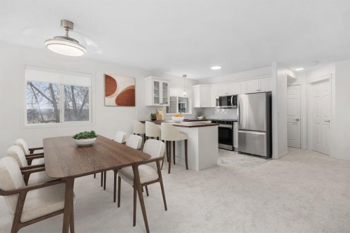 2205-7451 Springbank Boulevard Sw, Calgary, AB - Indoor Photo Showing Other Room