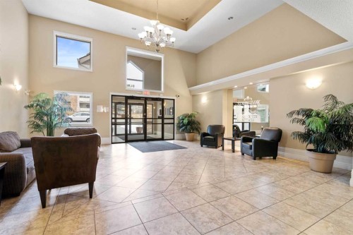 2205-7451 Springbank Boulevard Sw, Calgary, AB - Indoor