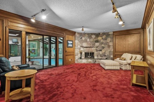 1521 92 Avenue Sw, Calgary, AB - Indoor With Fireplace