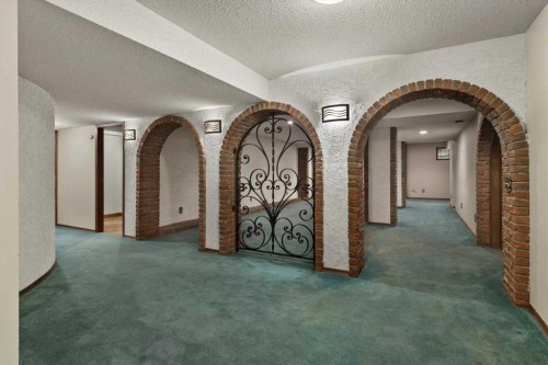 1521 92 Avenue Sw, Calgary, AB - Indoor Photo Showing Other Room