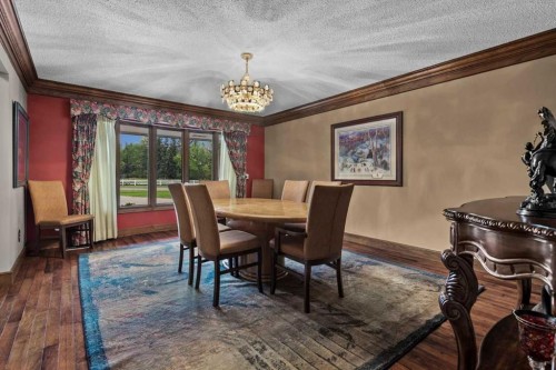 1521 92 Avenue Sw, Calgary, AB - Indoor Photo Showing Dining Room