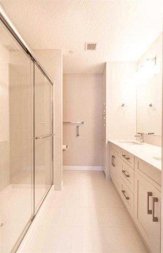 217-30 Walgrove Walk Se, Calgary, AB - Indoor Photo Showing Bathroom