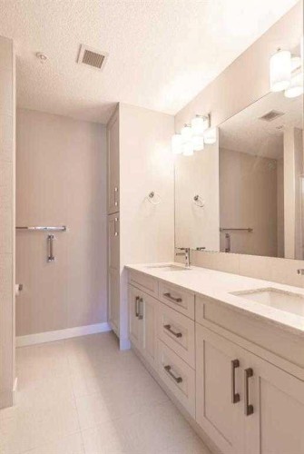 217-30 Walgrove Walk Se, Calgary, AB - Indoor Photo Showing Bathroom