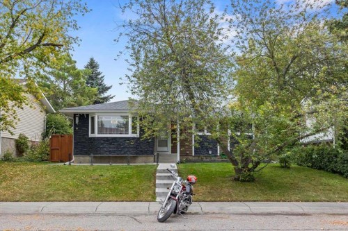 343 Queen Tamara Way Se, Calgary, AB - Outdoor