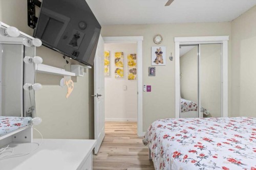 343 Queen Tamara Way Se, Calgary, AB - Indoor Photo Showing Bedroom
