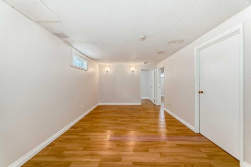 6327 24 Avenue Ne, Calgary, AB - Indoor Photo Showing Other Room