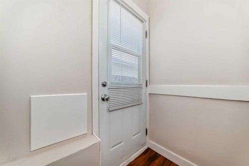 6327 24 Avenue Ne, Calgary, AB - Indoor Photo Showing Other Room