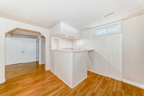6327 24 Avenue Ne, Calgary, AB - Indoor Photo Showing Other Room