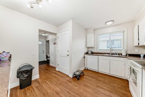 6327 24 Avenue Ne, Calgary, AB - Indoor Photo Showing Kitchen