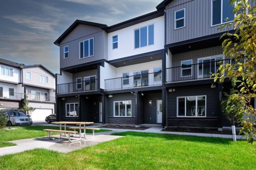 203-90 corner meadows Manor  Calgary, AB T3N 2N8