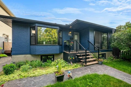 7815 36 Avenue Nw, Calgary, AB - Outdoor