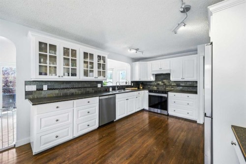 139 Huntford Green Ne, Calgary, AB - Indoor Photo Showing Kitchen