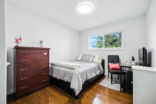 139 Huntford Green Ne, Calgary, AB - Indoor Photo Showing Bedroom