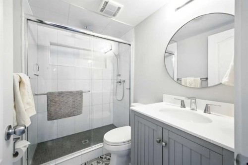 139 Huntford Green Ne, Calgary, AB - Indoor Photo Showing Bathroom