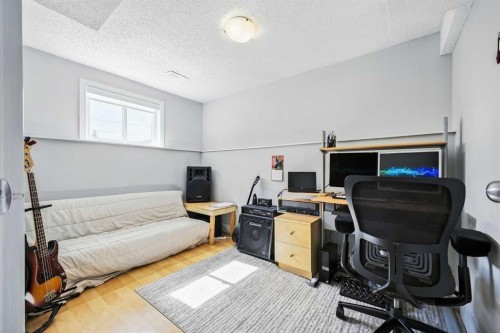 139 Huntford Green Ne, Calgary, AB - Indoor