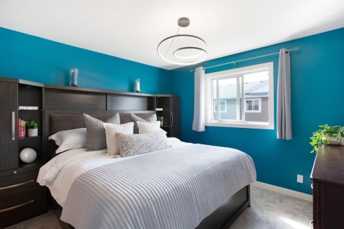 1405-800 Yankee Valley Boulevard Se, Airdrie, AB - Indoor Photo Showing Bedroom