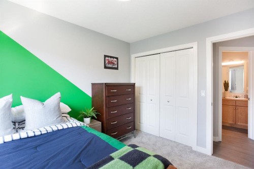 1405-800 Yankee Valley Boulevard Se, Airdrie, AB - Indoor Photo Showing Bedroom