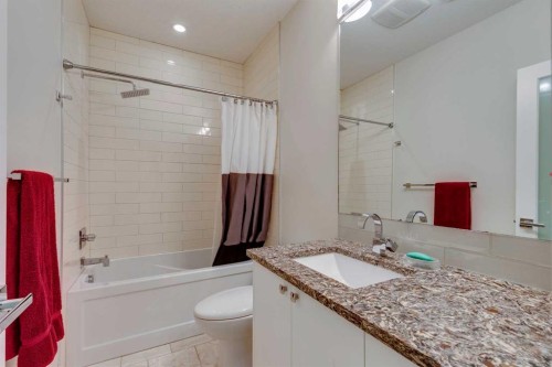 2018B 26A Street Sw, Calgary, AB - Indoor Photo Showing Bathroom