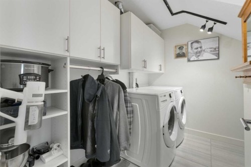 227-15 Aspenmont Heights Sw, Calgary, AB - Indoor Photo Showing Laundry Room