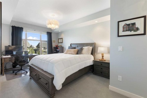 227-15 Aspenmont Heights Sw, Calgary, AB - Indoor Photo Showing Bedroom