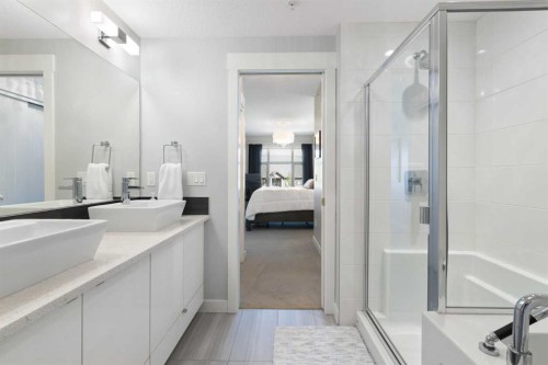 227-15 Aspenmont Heights Sw, Calgary, AB - Indoor Photo Showing Bathroom