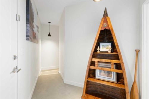 227-15 Aspenmont Heights Sw, Calgary, AB - Indoor Photo Showing Other Room