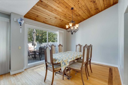 33-228 Theodore Place Nw, Calgary, AB - Indoor Photo Showing Dining Room
