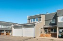 33-228 Theodore Place Nw, Calgary, AB  - Outdoor 