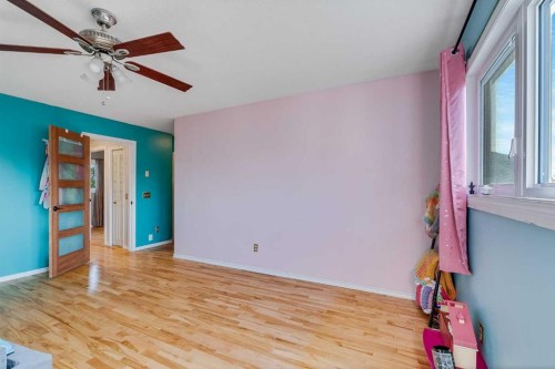 33-228 Theodore Place Nw, Calgary, AB - Indoor Photo Showing Other Room