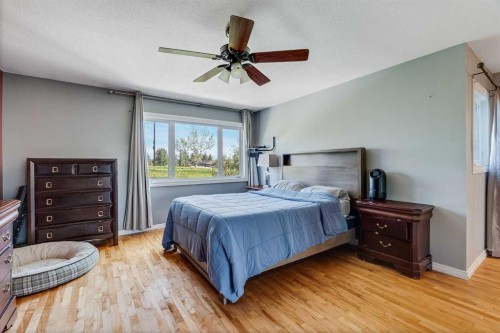 33-228 Theodore Place Nw, Calgary, AB - Indoor Photo Showing Bedroom