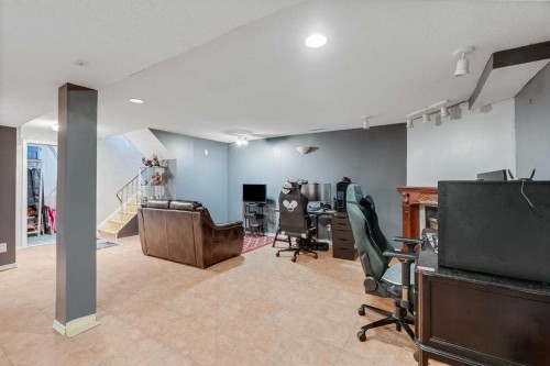 33-228 Theodore Place Nw, Calgary, AB - Indoor