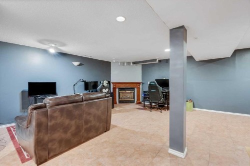 33-228 Theodore Place Nw, Calgary, AB - Indoor