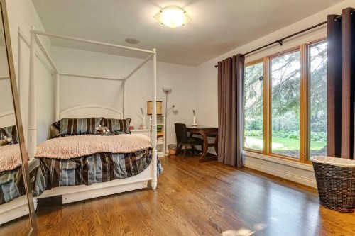 40 Eagle Ridge Place Sw, Calgary, AB - Indoor Photo Showing Bedroom