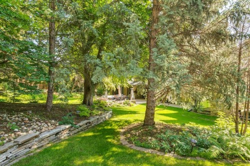 40 Eagle Ridge Place Sw, Calgary, AB - Outdoor