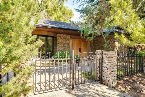 40 Eagle Ridge Place Sw, Calgary, AB - Outdoor