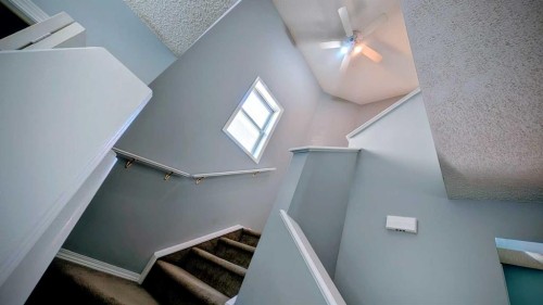 226 Erin Circle Se, Calgary, AB - Indoor Photo Showing Other Room