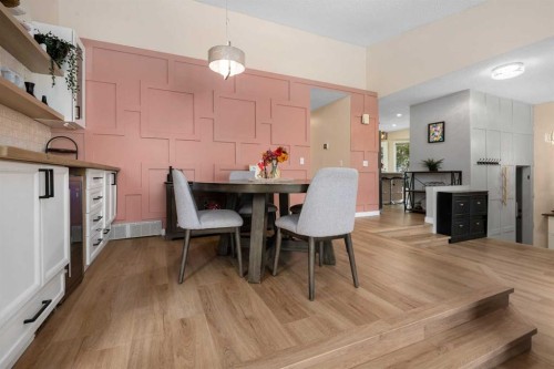 212 Woodbine Boulevard Sw, Calgary, AB - Indoor Photo Showing Dining Room
