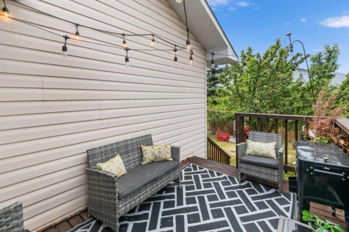 212 Woodbine Boulevard Sw, Calgary, AB - Outdoor With Exterior