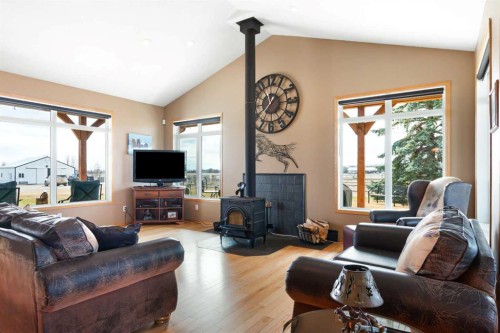 34126 Range Road 2-0, Rural Red Deer County, AB - Indoor Photo Showing Living Room