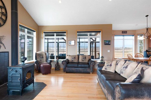 34126 Range Road 2-0, Rural Red Deer County, AB - Indoor Photo Showing Living Room