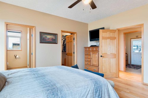 34126 Range Road 2-0, Rural Red Deer County, AB - Indoor Photo Showing Bedroom