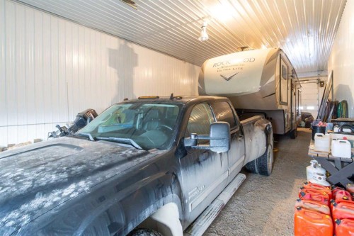 34126 Range Road 2-0, Rural Red Deer County, AB - Indoor