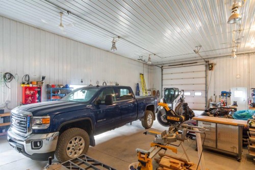 34126 Range Road 2-0, Rural Red Deer County, AB - Indoor Photo Showing Garage