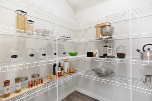 404-1750 Rangeview Drive Se, Calgary, AB - Indoor With Storage