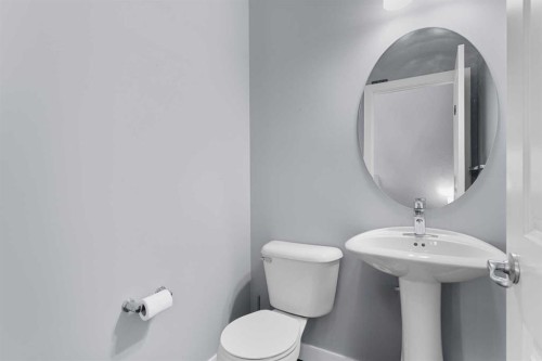 172 Evanspark Gardens Nw, Calgary, AB - Indoor Photo Showing Bathroom