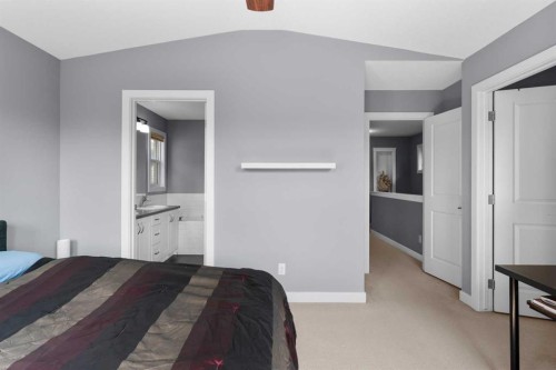 172 Evanspark Gardens Nw, Calgary, AB - Indoor Photo Showing Bedroom