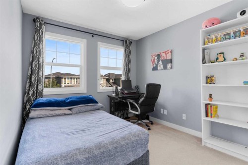172 Evanspark Gardens Nw, Calgary, AB - Indoor Photo Showing Bedroom