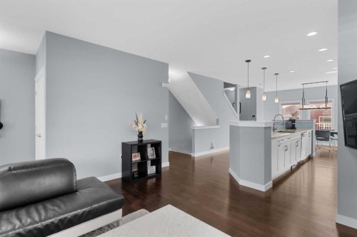 172 Evanspark Gardens Nw, Calgary, AB - Indoor Photo Showing Living Room